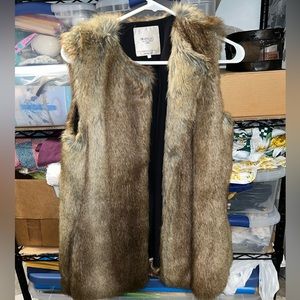 ZARA FAUX FUR VEST Size small